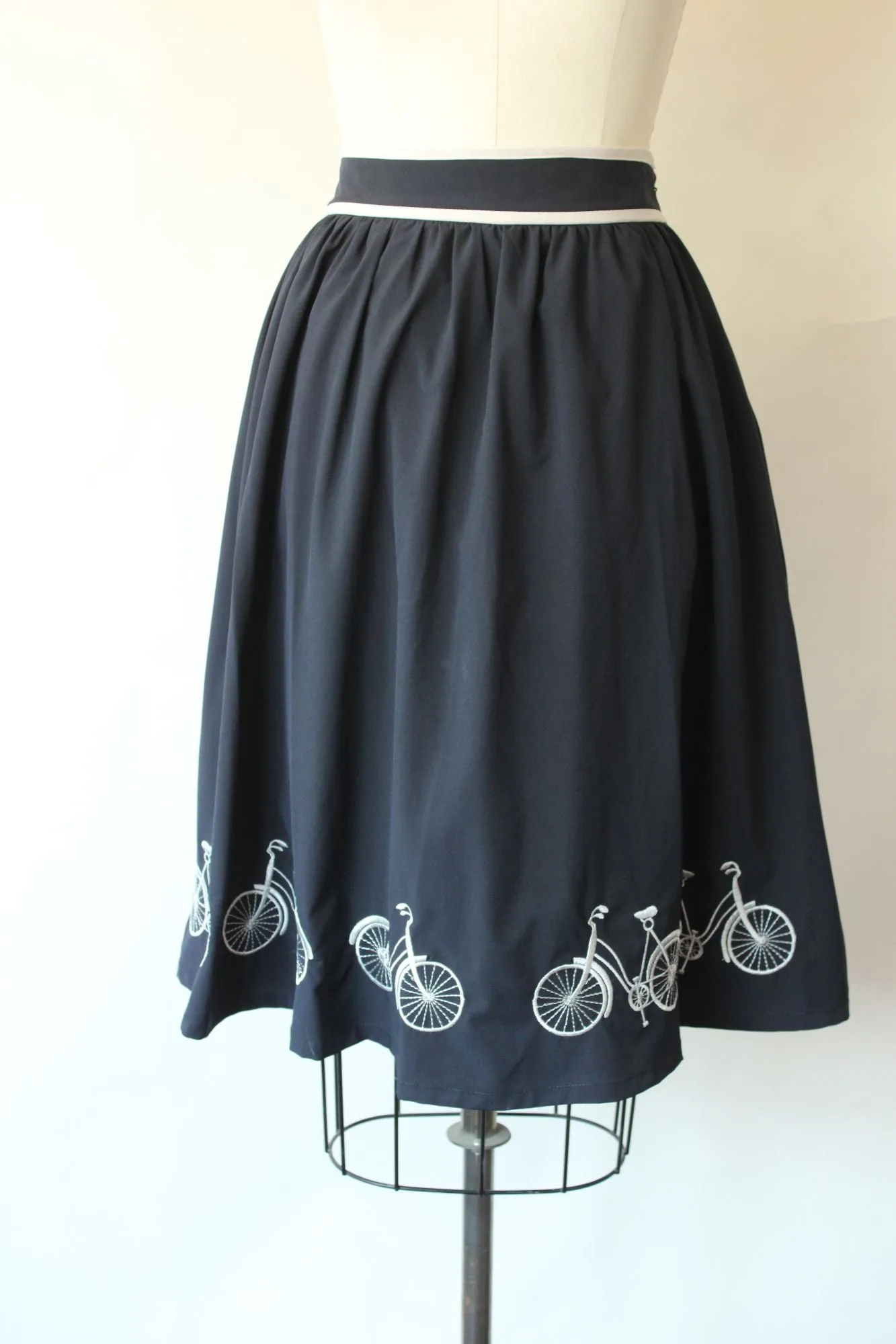 DaVinci Womens Skirt, Black with White Bicycles, Size Large